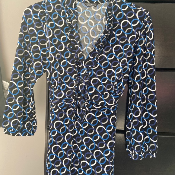 Women’s Top - Picture 1 of 3